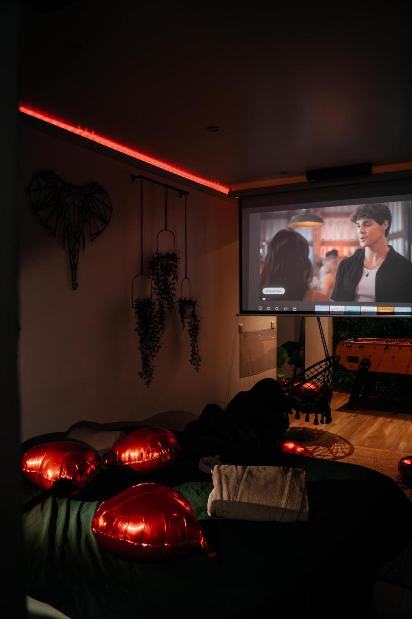 Capsule Thailande I Sauna I Balneo I Console I Jeux En Bois I Cinema I Cour Interieure Trith-Saint-Leger Exterior photo